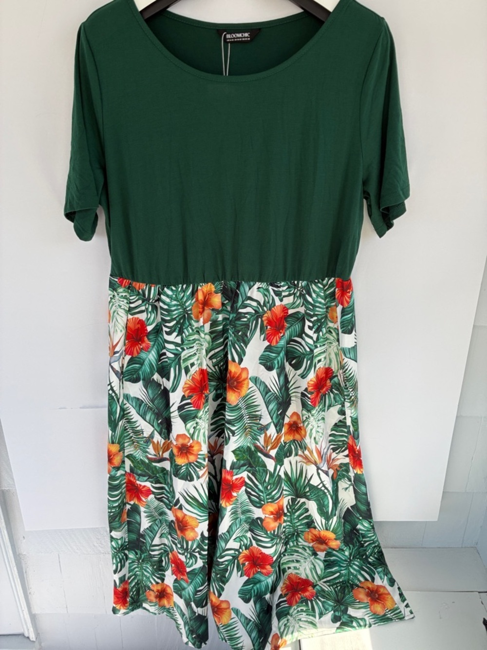 BloomChic Green Top with Tropical Floral Dress Pockets Size 14-16